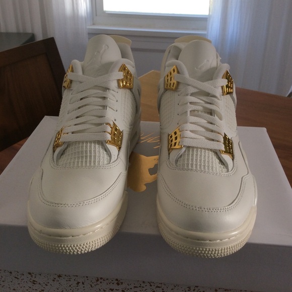 Air Jordan Sneakers - Picture 3 of 8